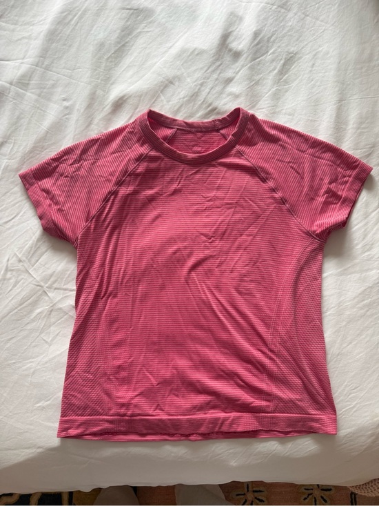 Athleta Tops - Athleta Raspberry Pink Short Sleeve Crewneck Tee